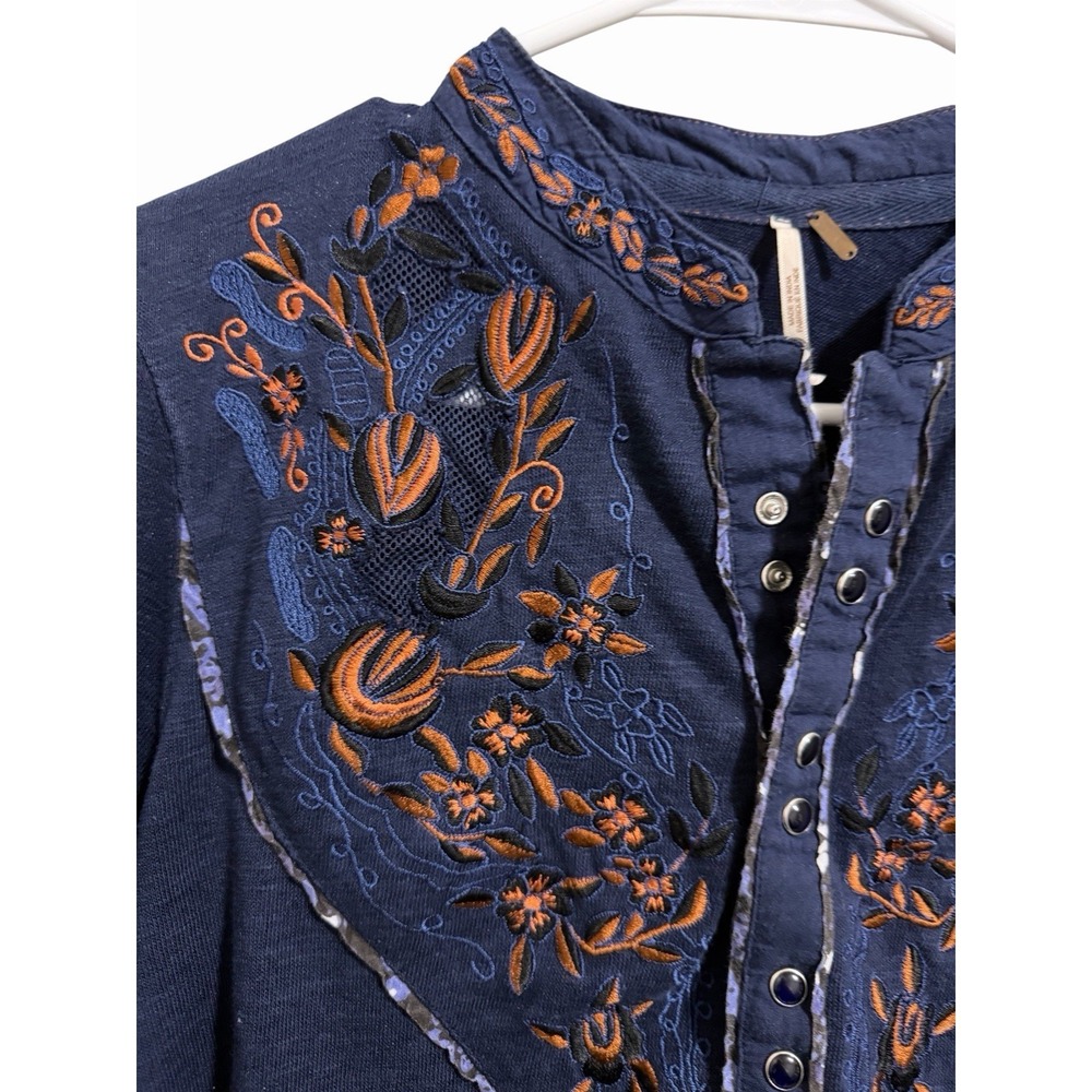 Free People Sundance Kid Embroidered Western Henley Top Navy Women's Size XS - Picture 8 of 12
